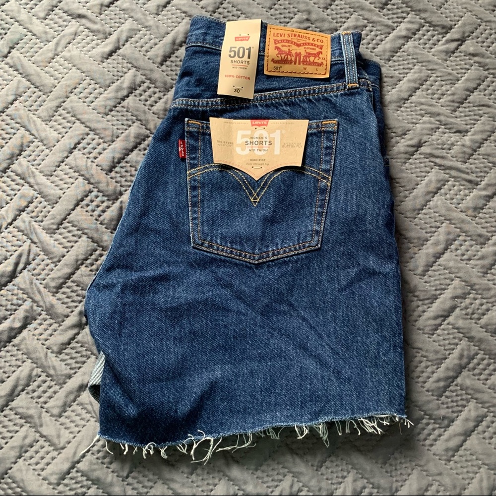NWT Levi’s 501 Shorts - Picture 1 of 3